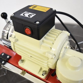 Mézpergető Swiss Biene 4 keretes elektromos 230V meghajtás P64
